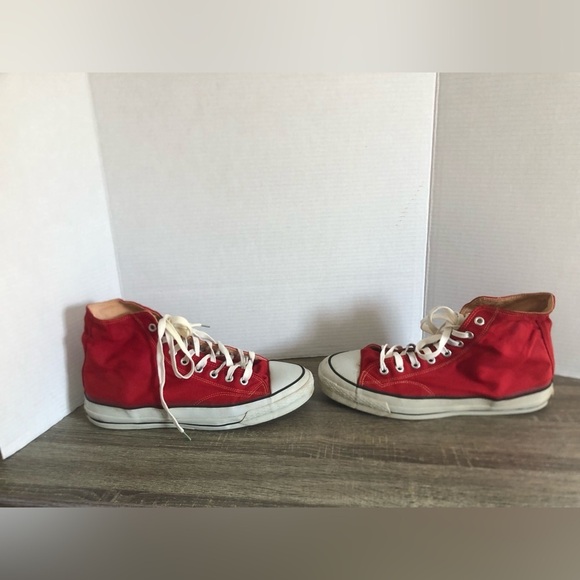 Vtg Brooks Red High-Top Sneakers with White Laces - Picture 4 of 13